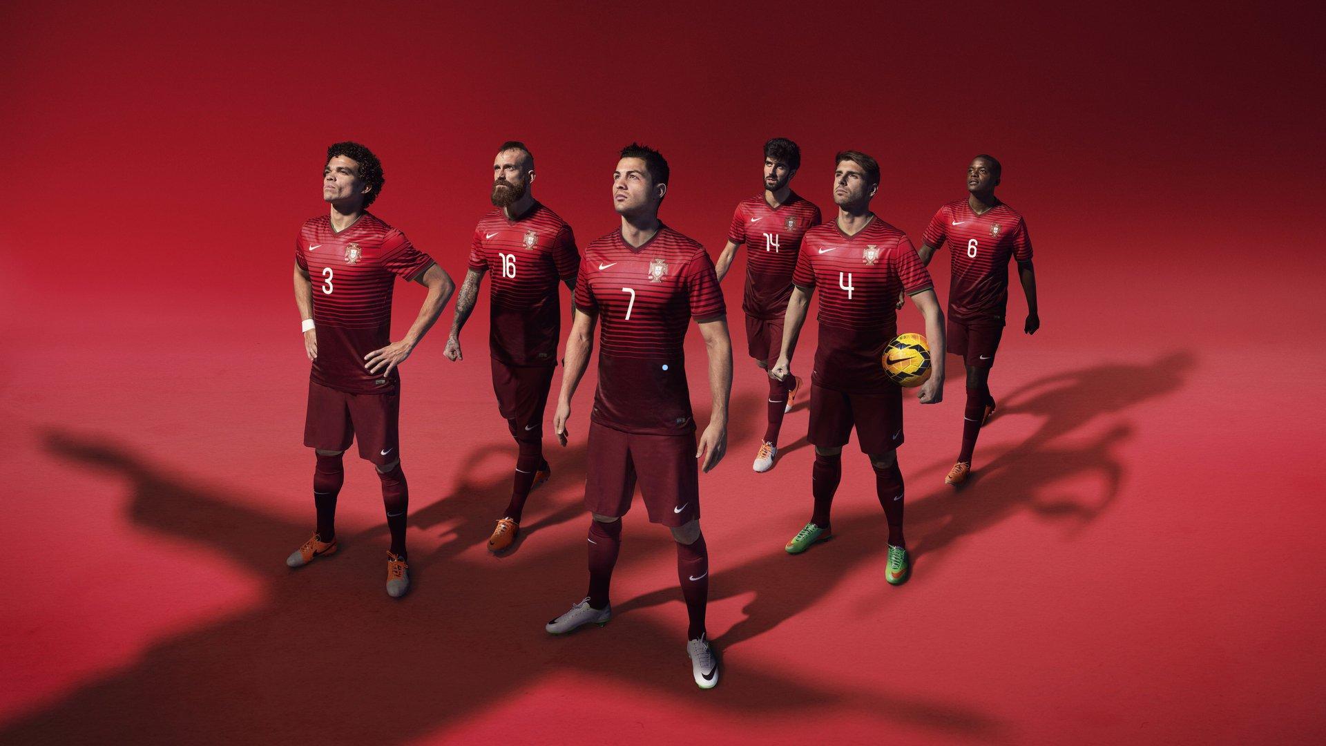 PG电子-德容怒斥比利亚雷亚尔球员危险犯规，赛场冲突引爆足球界争议